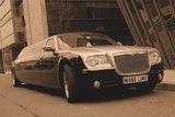 Limuzinu nuoma  4.Limuzinas Chrysler 300 C     
 10 vietų Šis nestandartinis „BENTLEY“ stiliaus limuzinas skirtas ryškiems žmonėms, kurie moka vertinti tikra grožį ..........skirtas Jums! 