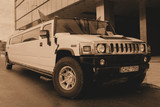 Limuzinu nuoma   2.Limuzinas HUMMER H2    2008 m. modelis  25 vietų  Ekskliuzyvinė išvaizdą ir visų vaivorykštės spalvų salonas, padarys Jūsų šventę prabangią ir nepamirštamą.  